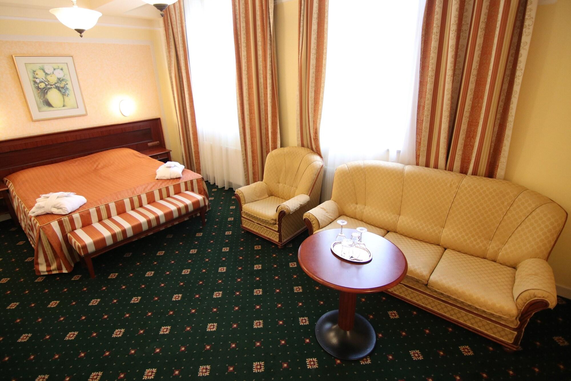 Humboldt Park Hotel & Spa Karlovy Vary Ngoại thất bức ảnh